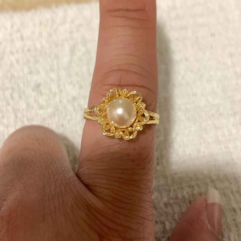 Gold ring setting (pearl not included)